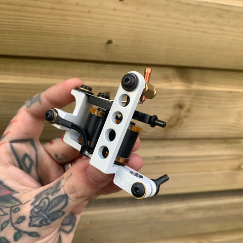 White & Gold Drilled Bulldog Daily Liner