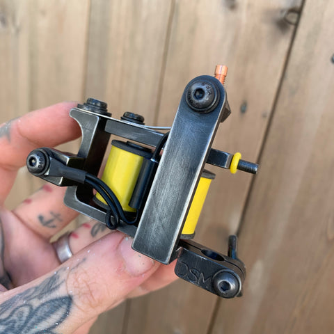 Distressed Black & Yellow Bulldog Power Liner